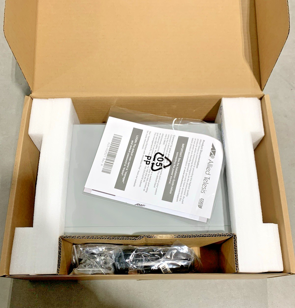 Allied Telesis AT-FS980M/18-10 16 Port Fast Ethernet Switch *NEW IN BOX*