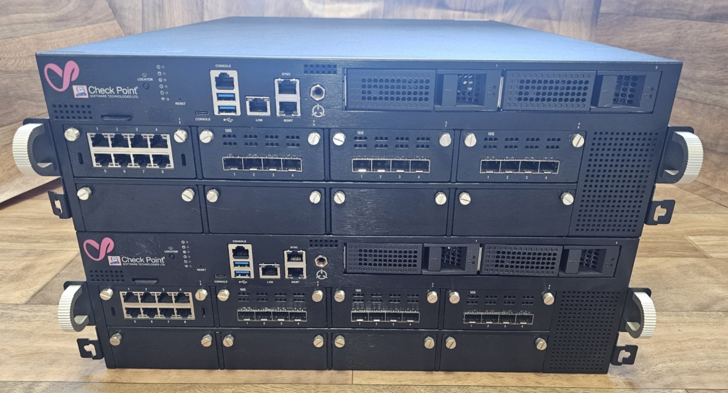 Check Point Quantum 26000 QD-10 Firewall 128GB 12x 10Gb SFP+ 3 PSU Rails