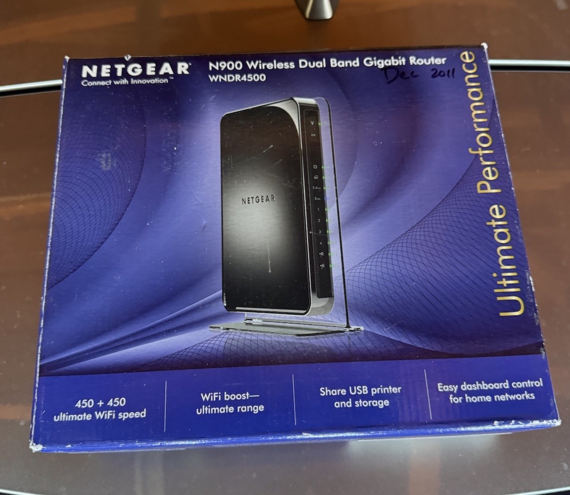 Netgear N900 450 Mbps 4-Port Gigabit Wireless N Router WNDR4500 WiFi  