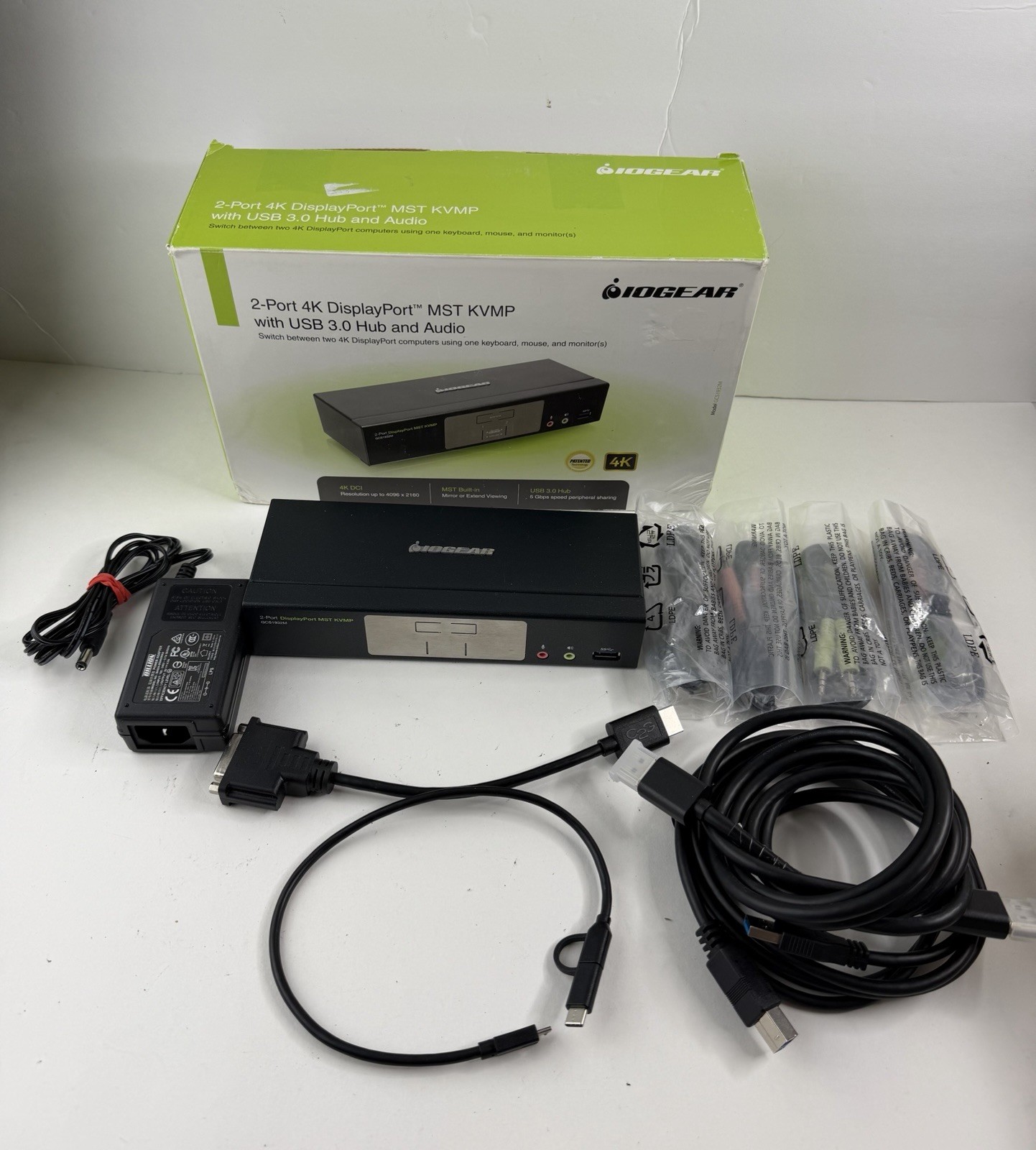 IOGEAR GCS1932M 2-Port Cinema 4K DisplayPort KVMP Switch #U6480 READ DETAILS