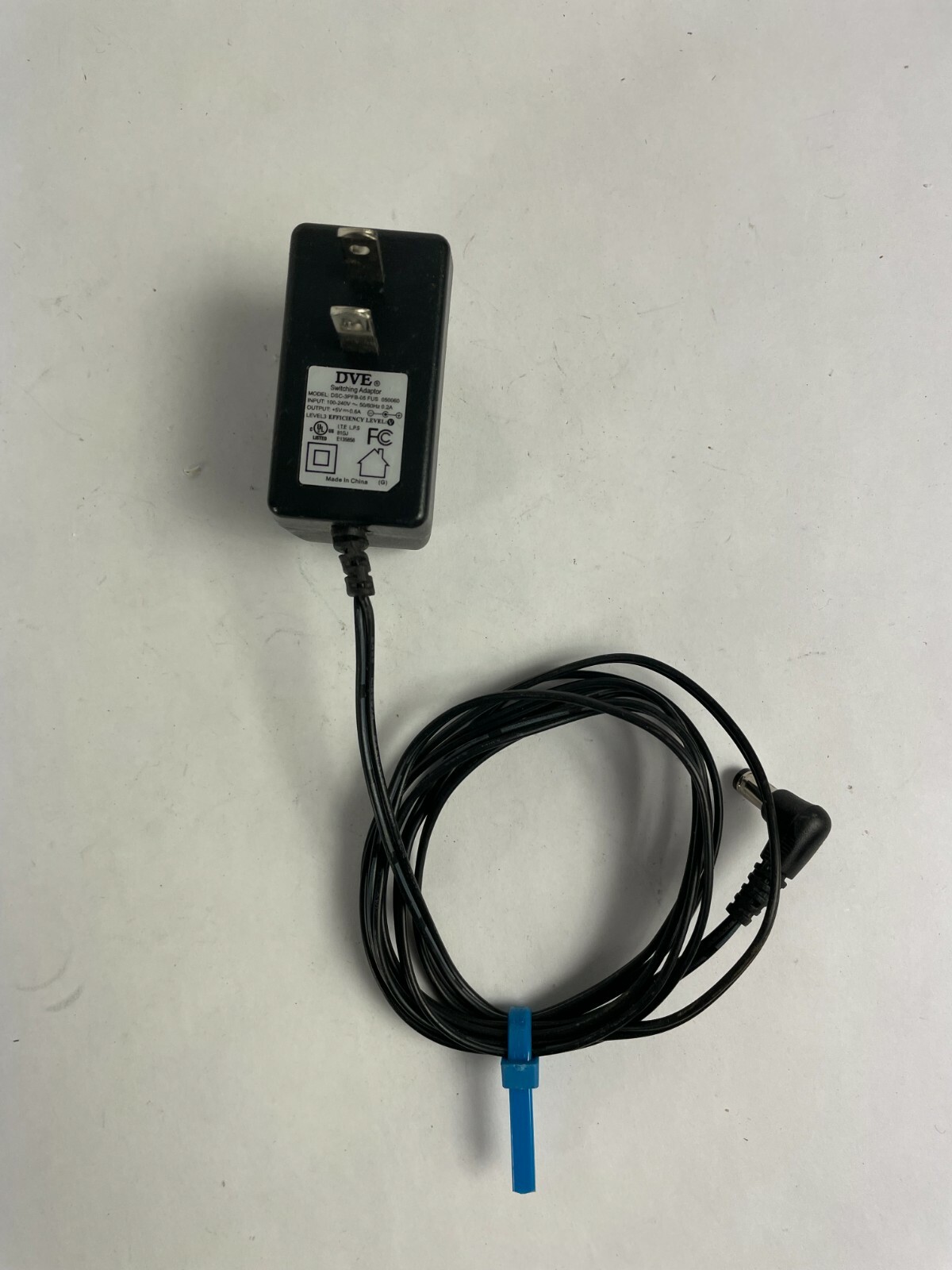 Genuine DVE DSC-3PFB-05 FUS AC Adapter Output 5 V 600mA Power Supply Adapter A52