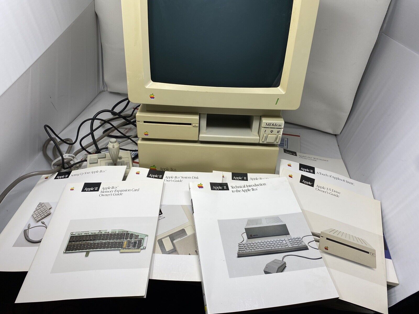 Vintage Apple IIGS Complete Manuals, Paperwork, Extra Cards Lot Finger Print