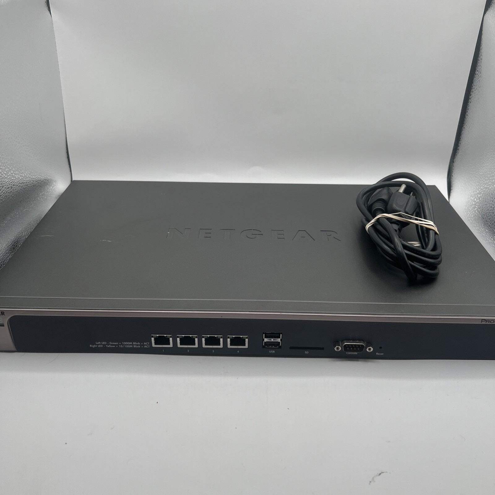 Netgear ProSAFE WC7500 WC16A Wireless Controller (Pre-owned)