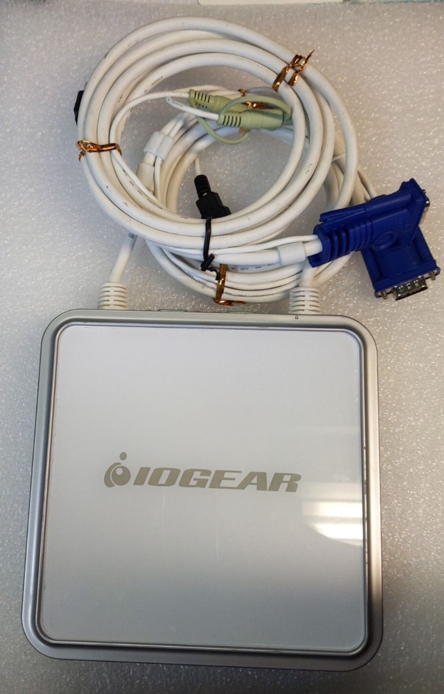 IOGEAR (GCS634U) 4-Ports External KVM Switch VGA/USB/Audio