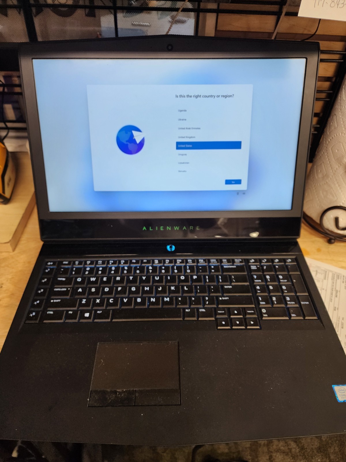 Alienware laptop 17 r5