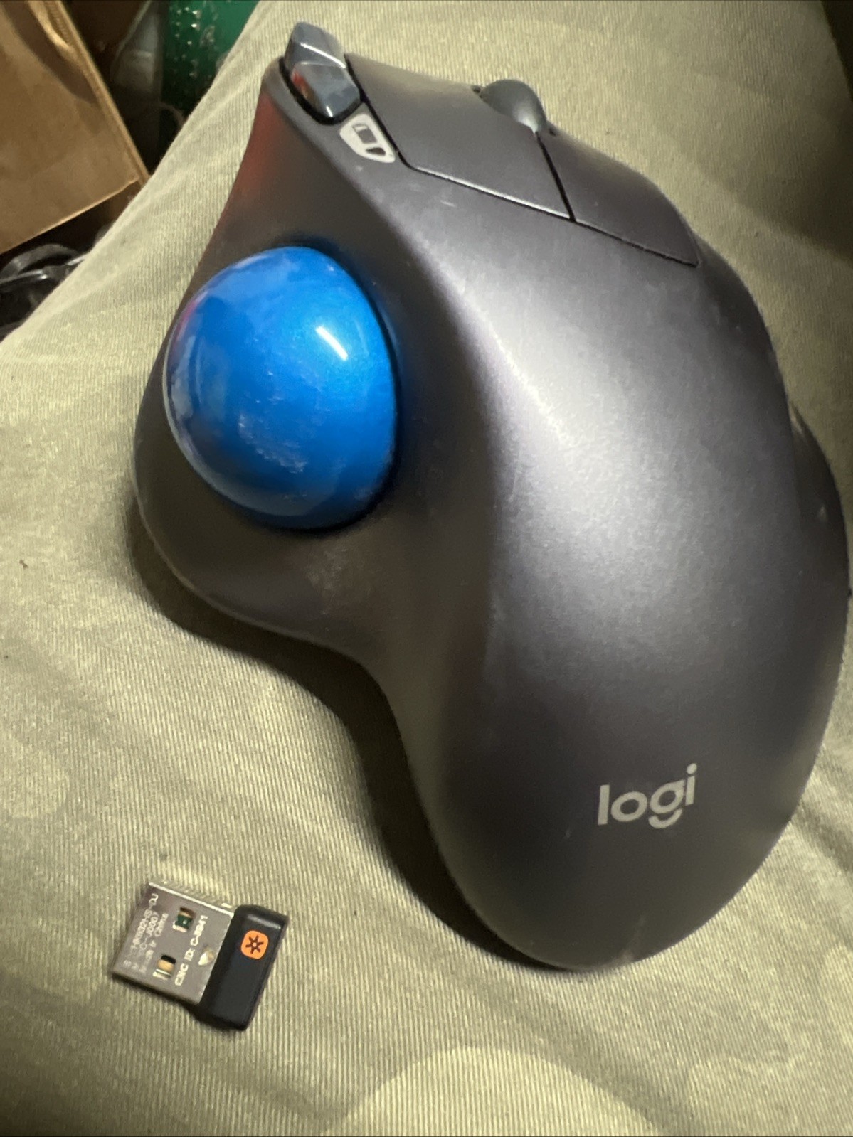 Logitech M570 Ergonomic Wireless Trackball Mouse & Dongle Receiver - 