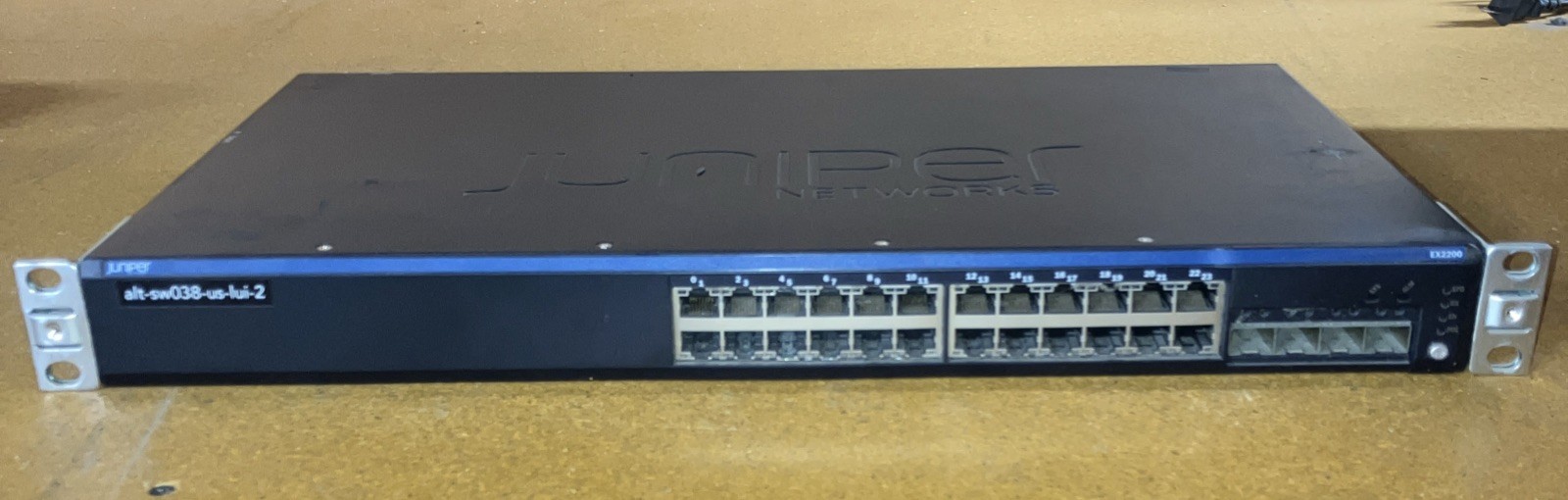 Juniper EX2200-24T-4G 24-Port 10/100/1000 4x SFP Ethernet Switch TESTED