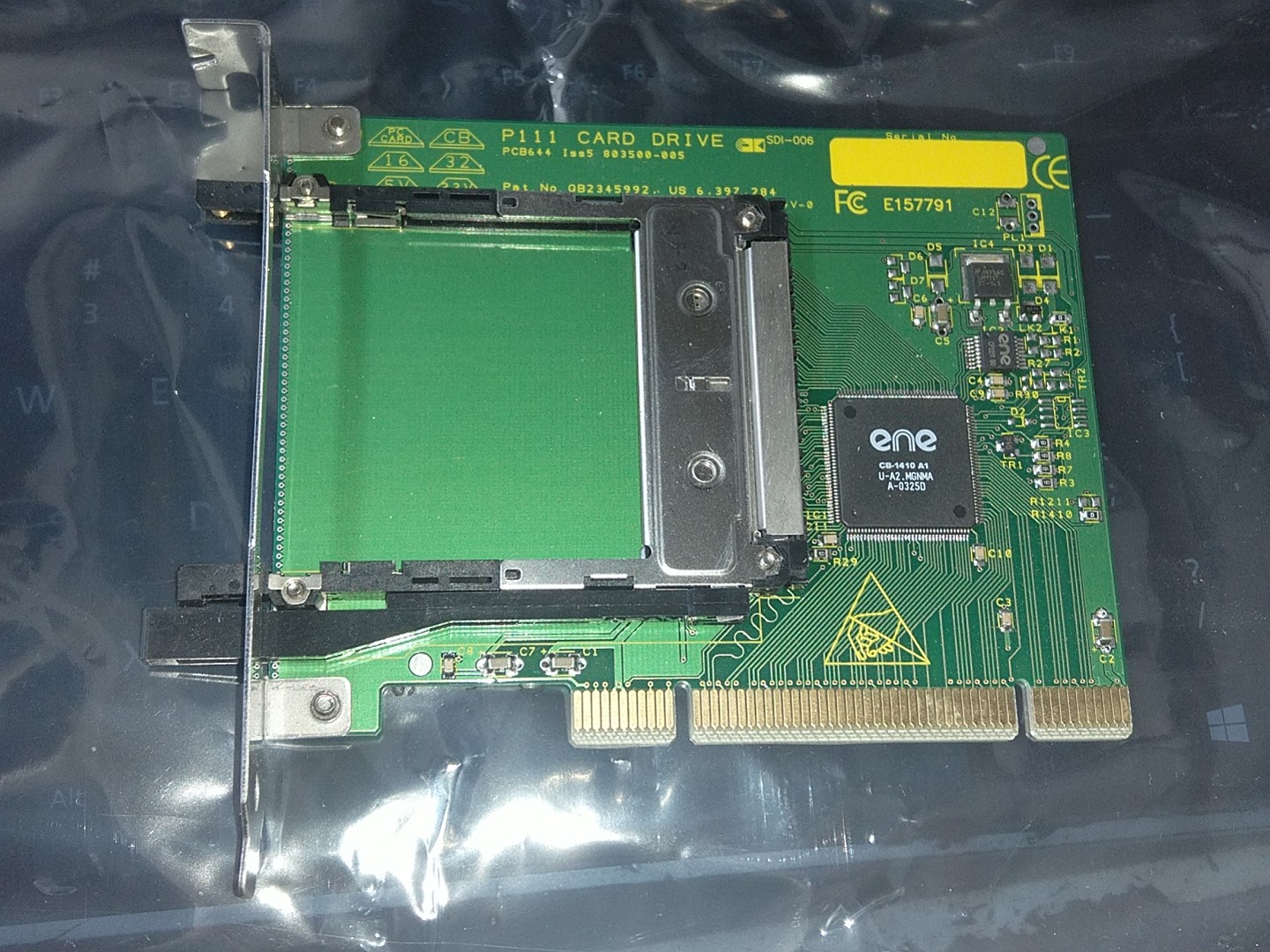 PCI to PCMCIA Adapter P111 008612EX PC Card CardBus Drive