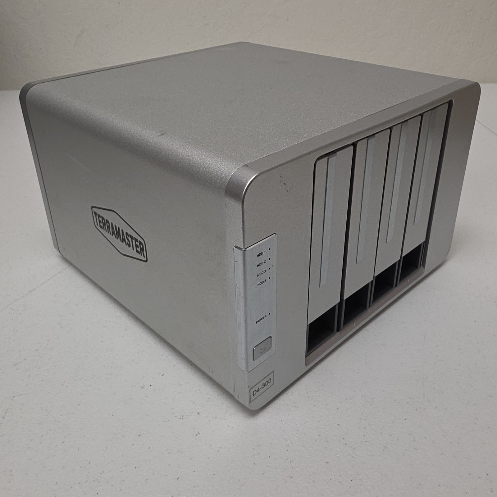 TerraMaster D4-300 USB-C DAS Direct Attached Storage Enclosure NO POWER CABLE