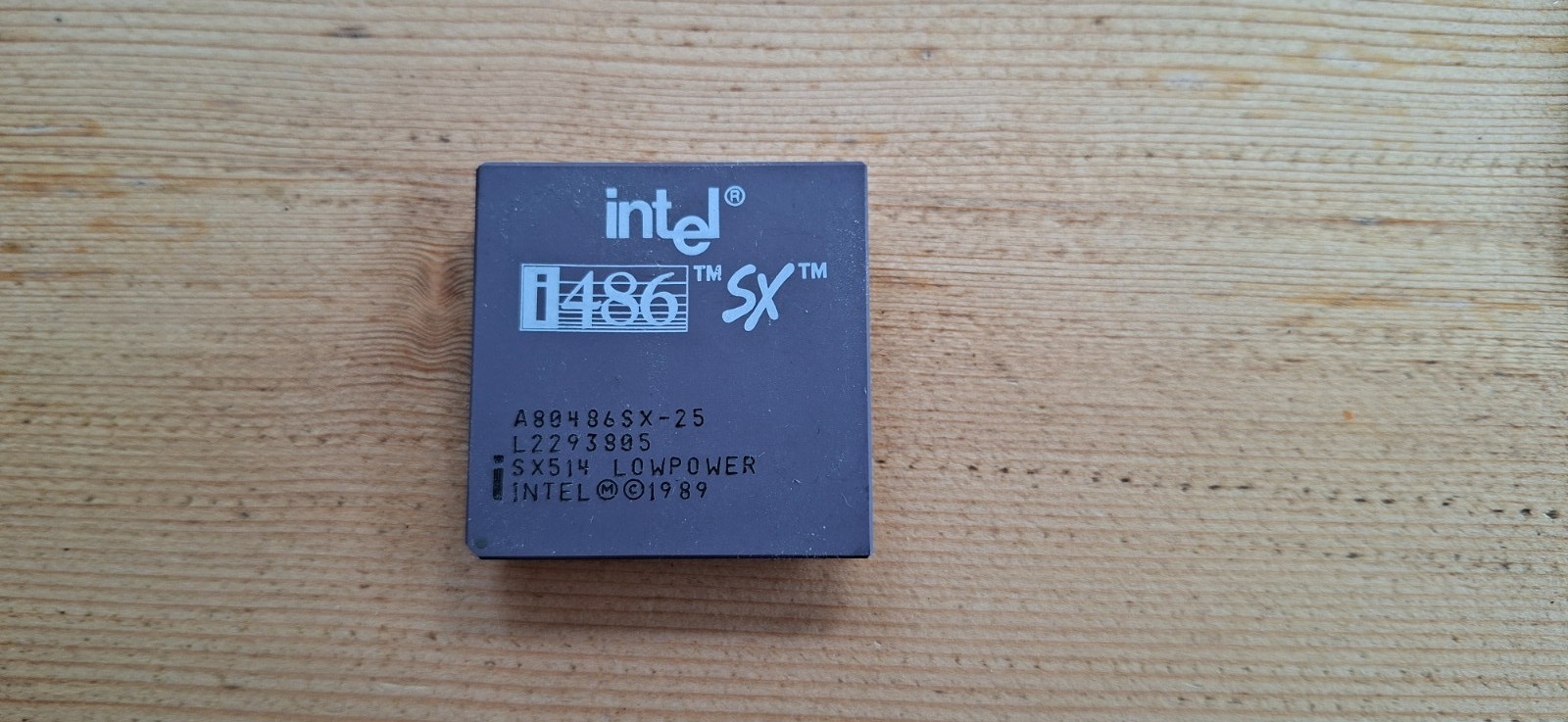 Intel A80486SX-25 SX514 LOWPOWER old date very rare vintage CPU GOLD