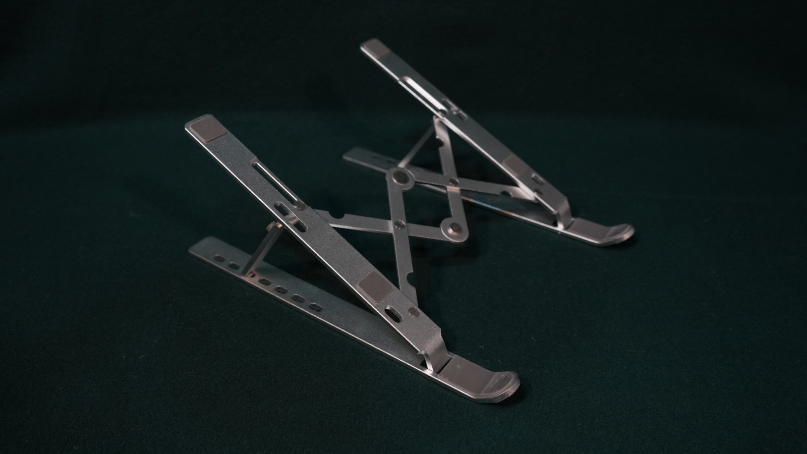 Aluminum ergonomic folding laptop stand