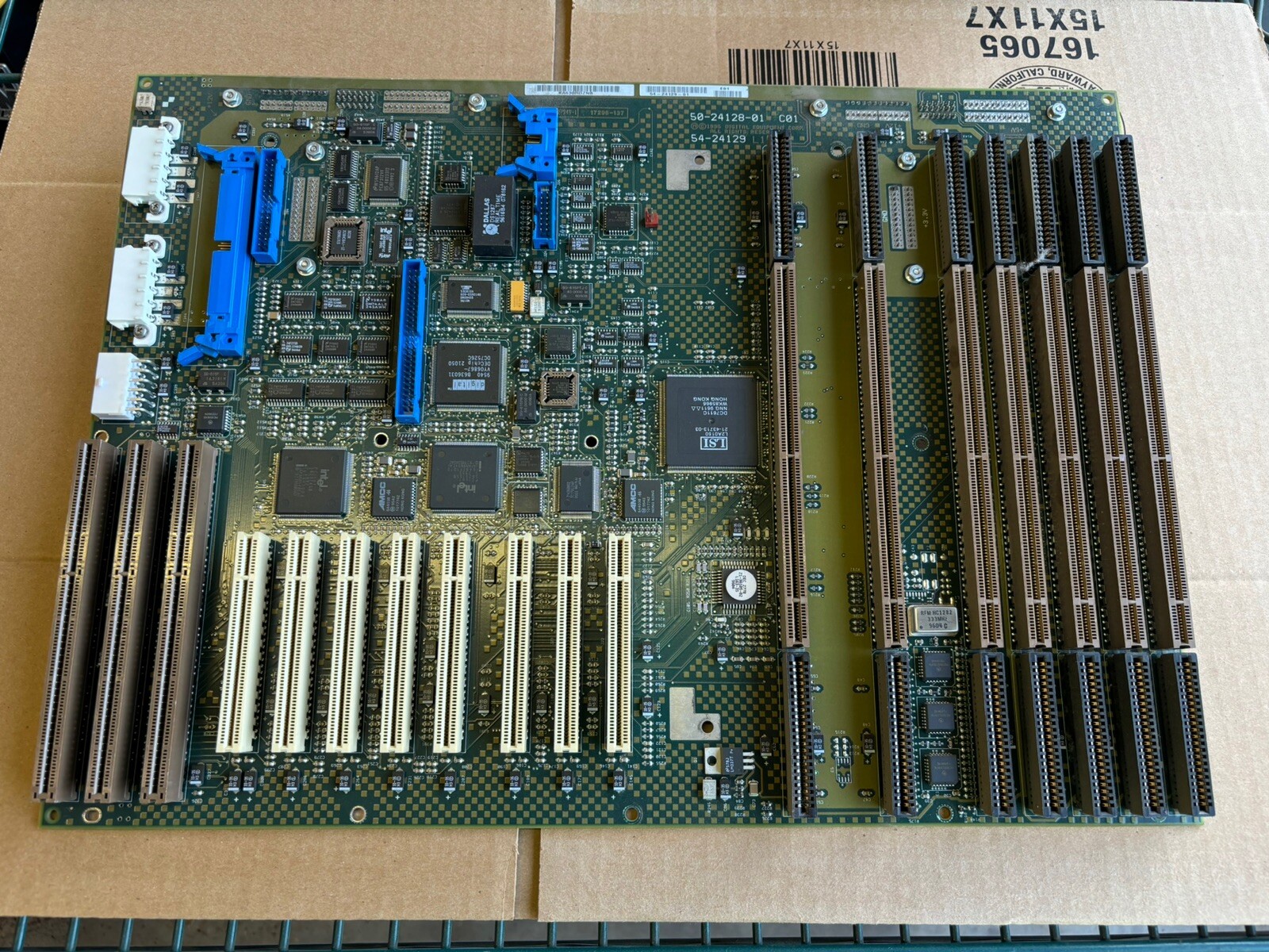 54-24129-01	AXP2100A BACKPLANE BOARD From Alpha server 2100A
