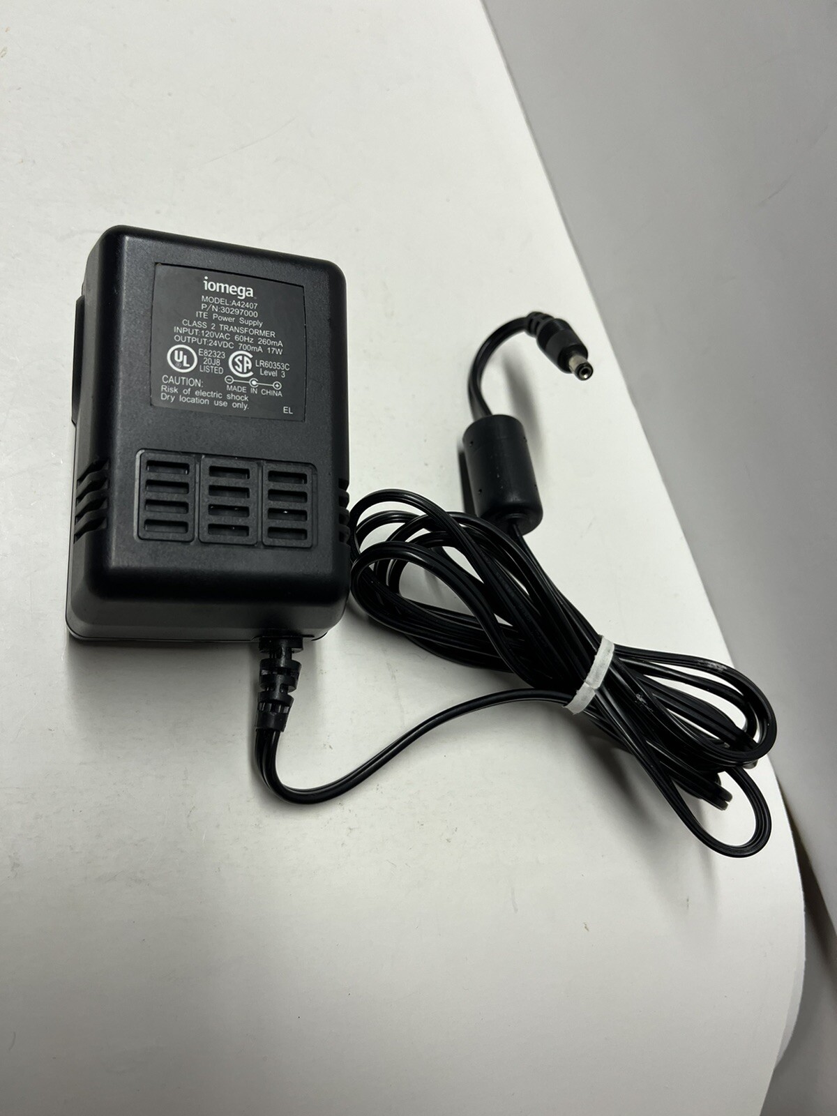 IOMEGA A42407 AC ADAPTER 24VDC 700MA 7FT CABLE P/N 30297000
