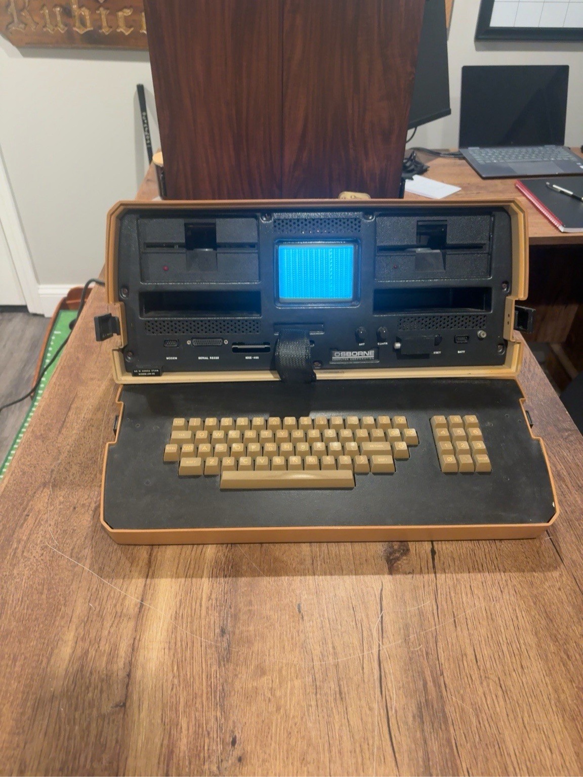 Vintage Osborne1 OCC-1 Portable Computer Serial A13075 - Parts/Repair