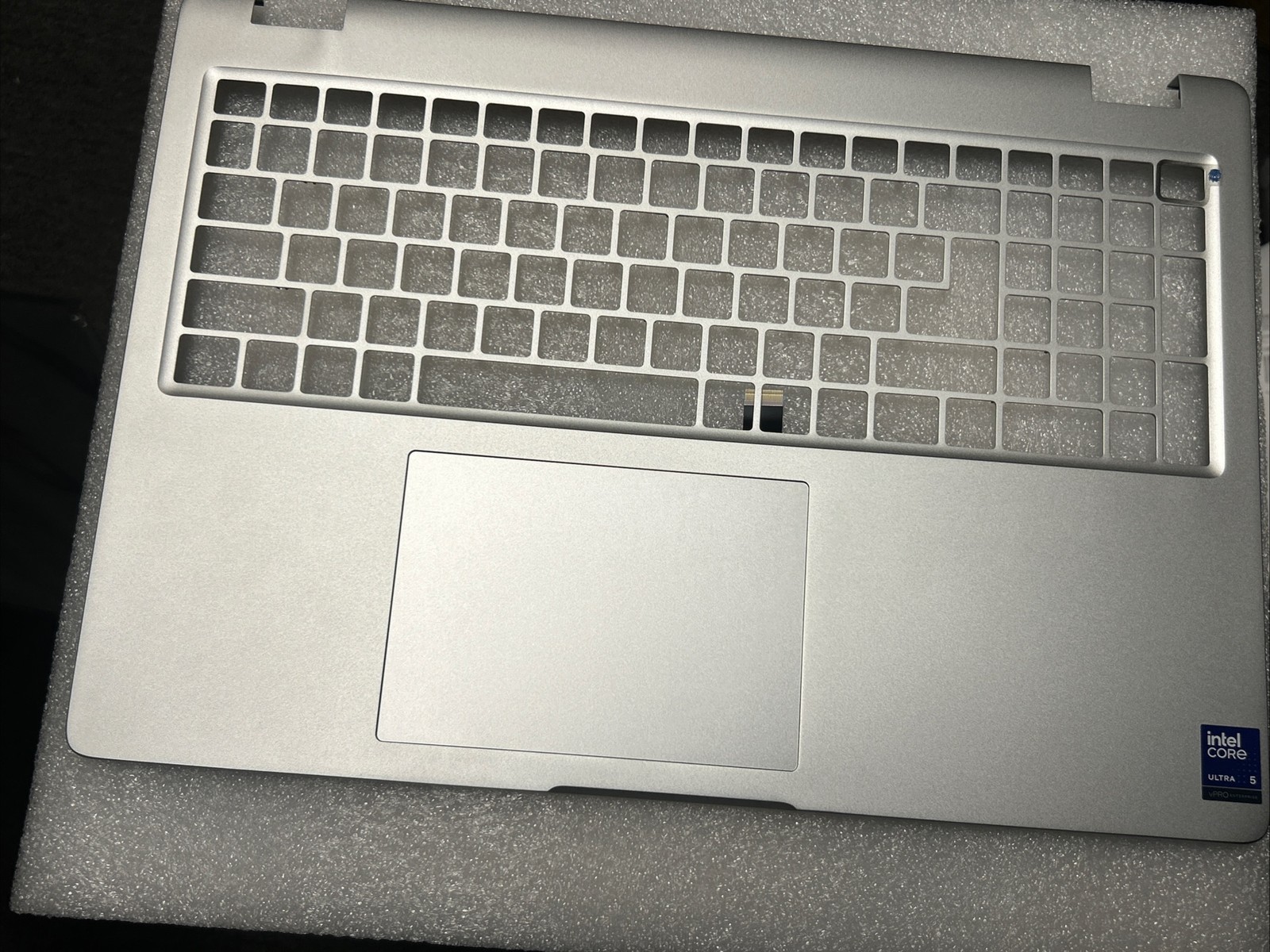 Genuine Dell Pro 16 Plus PB16250 PC16255 Palmrest Touchpad  0WWW17 WWW17 m76
