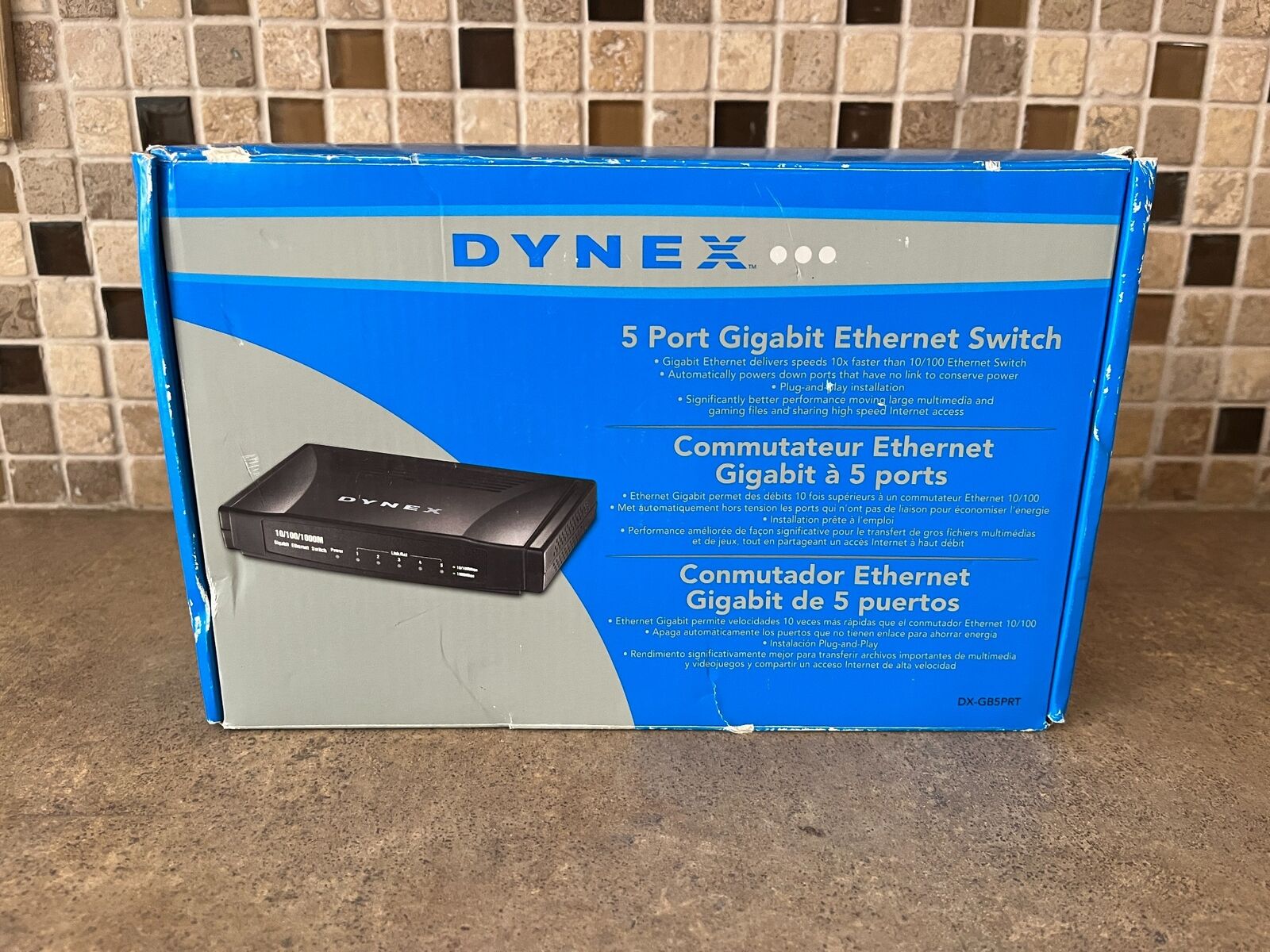 DYNEX 5 PORT GIGABIT ETHERNET SWITCH 10 100 1000M DX-GB5PRT. C1-5