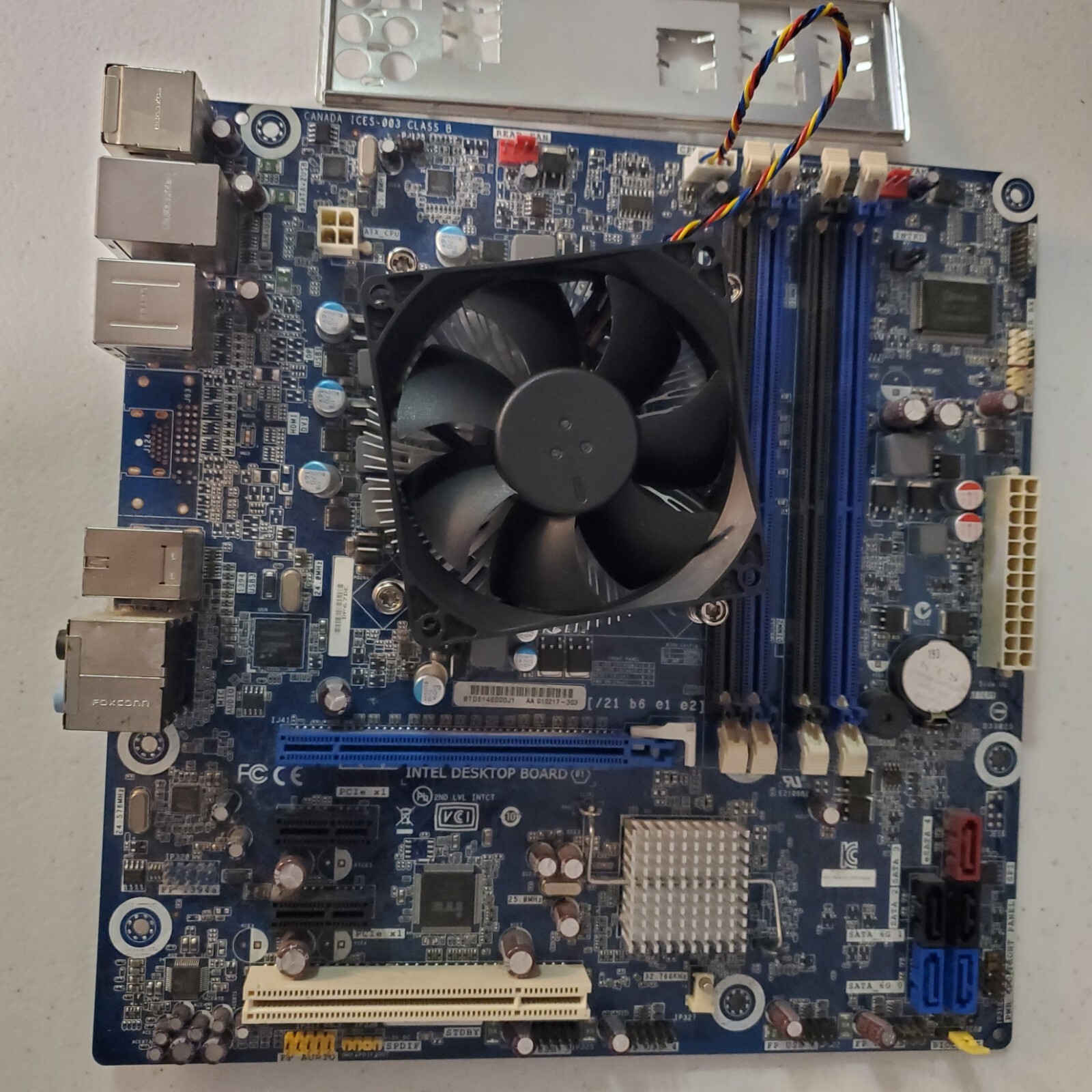 Intel DP67DE, i5 2400, LGA 1155/Socket H2 BLKDP67DEB3 Motherboard