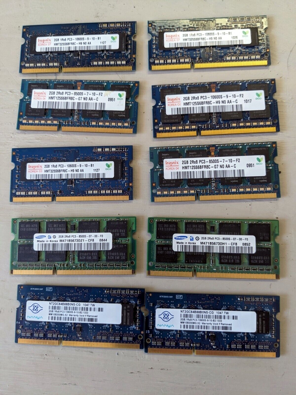 Lot of TEN 2GB DDR3 1333mhz PC3-10600 & 8500s SoDimm Laptop RAM Memory