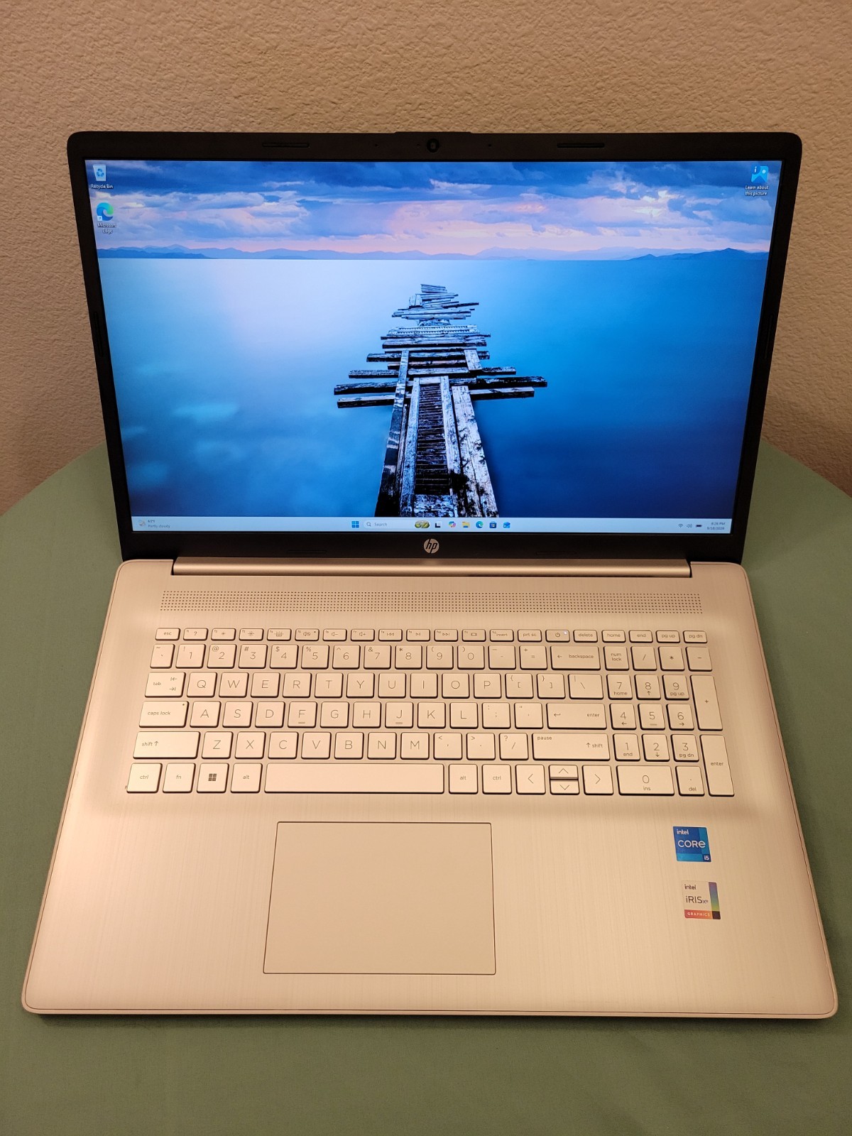 HP LAPTOP 17-cn1053cl i5-1155G7 2.5GHz 12GB RAM 1TB HDD IRIS XE WIN 11 HOME