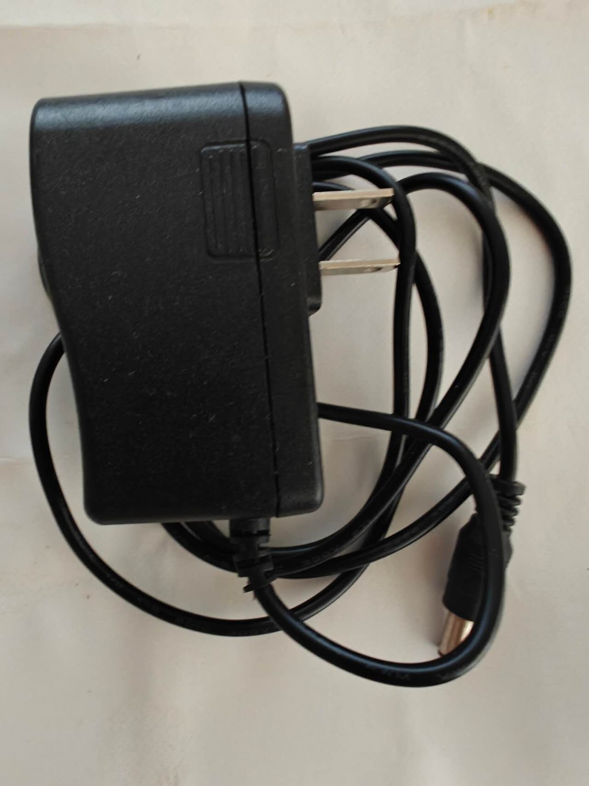 Brand New Generic AC/DC Adaptor for Laptop