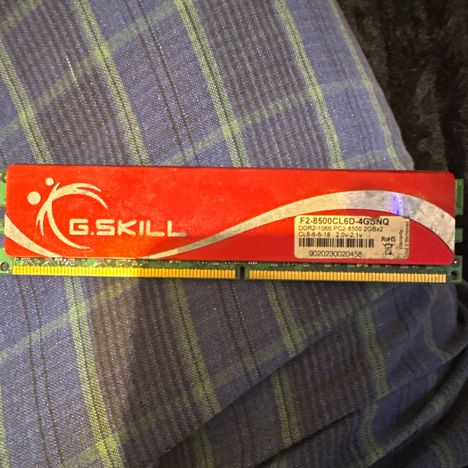 G.SKILL 4GB (2x2GB) DDR2-1066 PC2-8500 240-Pin DIMM Non-ECC F2-8500CL6D-4GBNQ