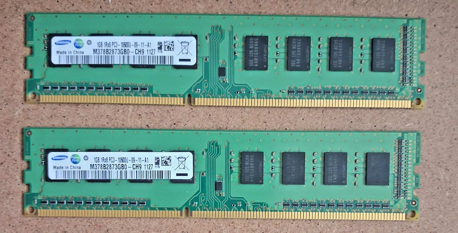 2x1GB Samsung M378B2873GB0-CH9 PC3 10600U DDR2 Desktop RAM Memory 240 Pin