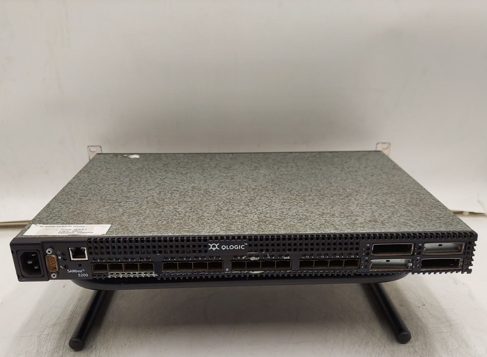 QLogic SANbox 5200 - switch - 16 ports