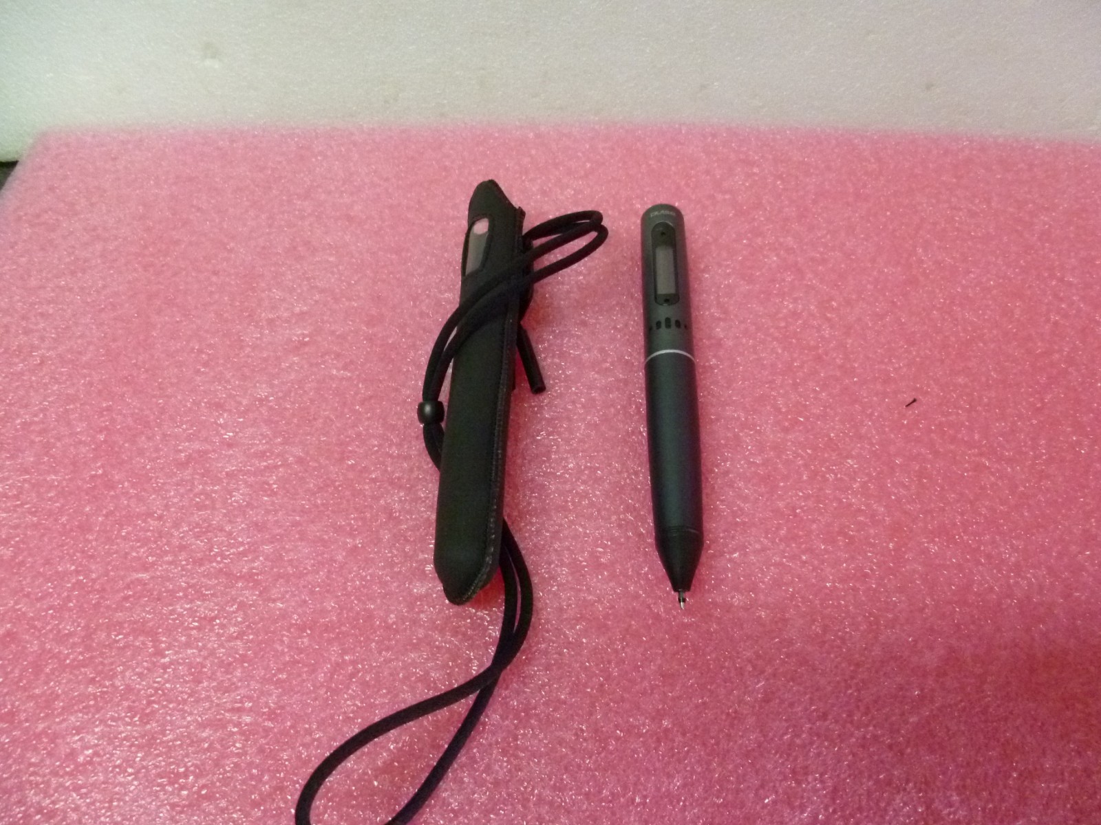 Livescribe Pulse Smart Pen 2GB W/ Case