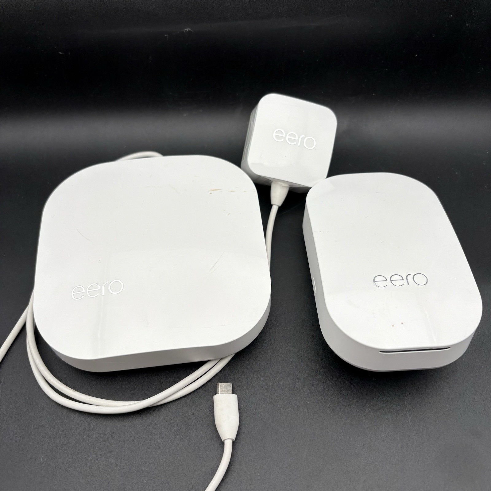 Eero Home WiFi System Mesh Router B010001 + D010001 with Charger