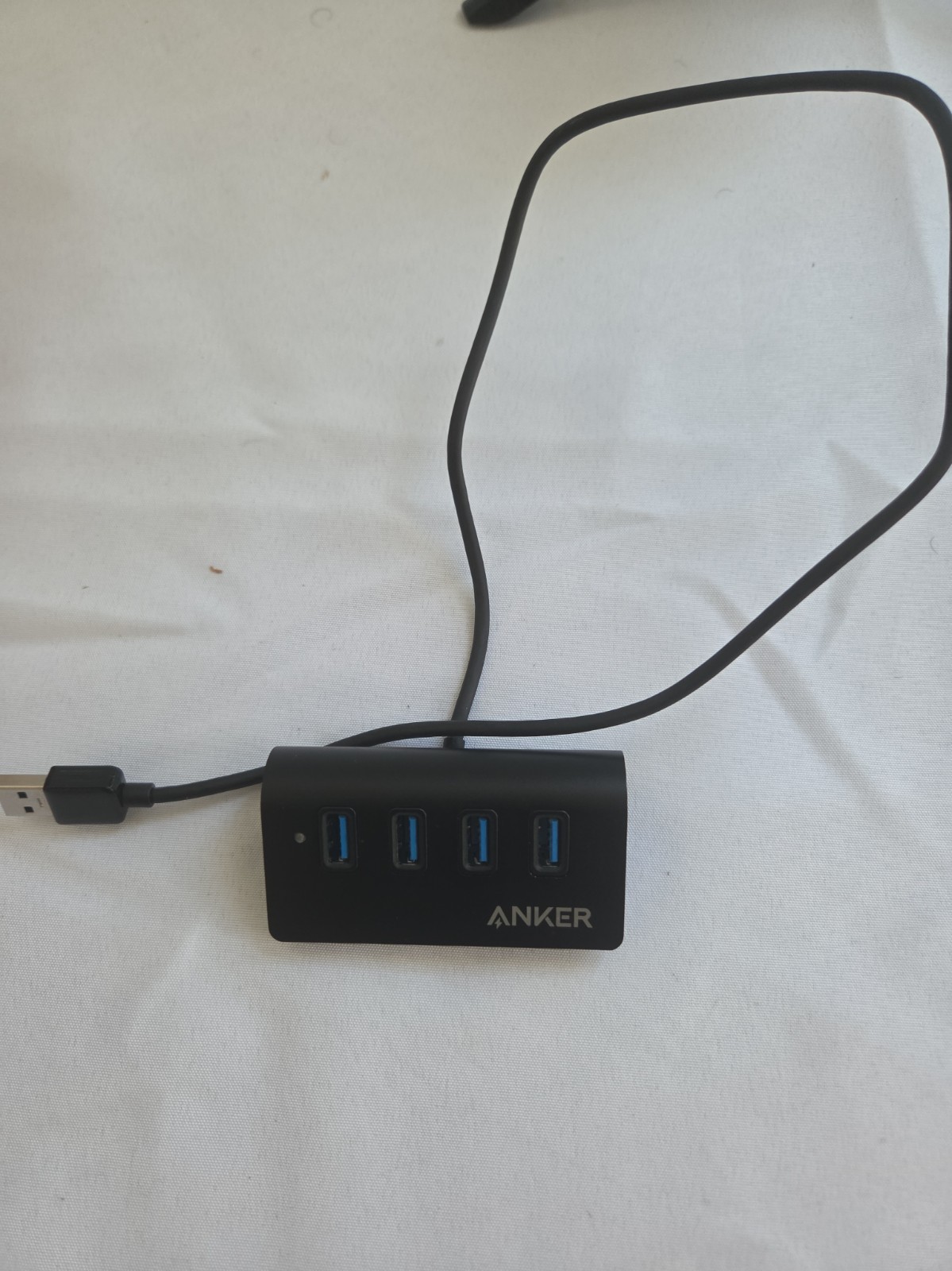 ANKER 4-PORT USB 3.0 Hub Black Aluminum. All 4 ports working
