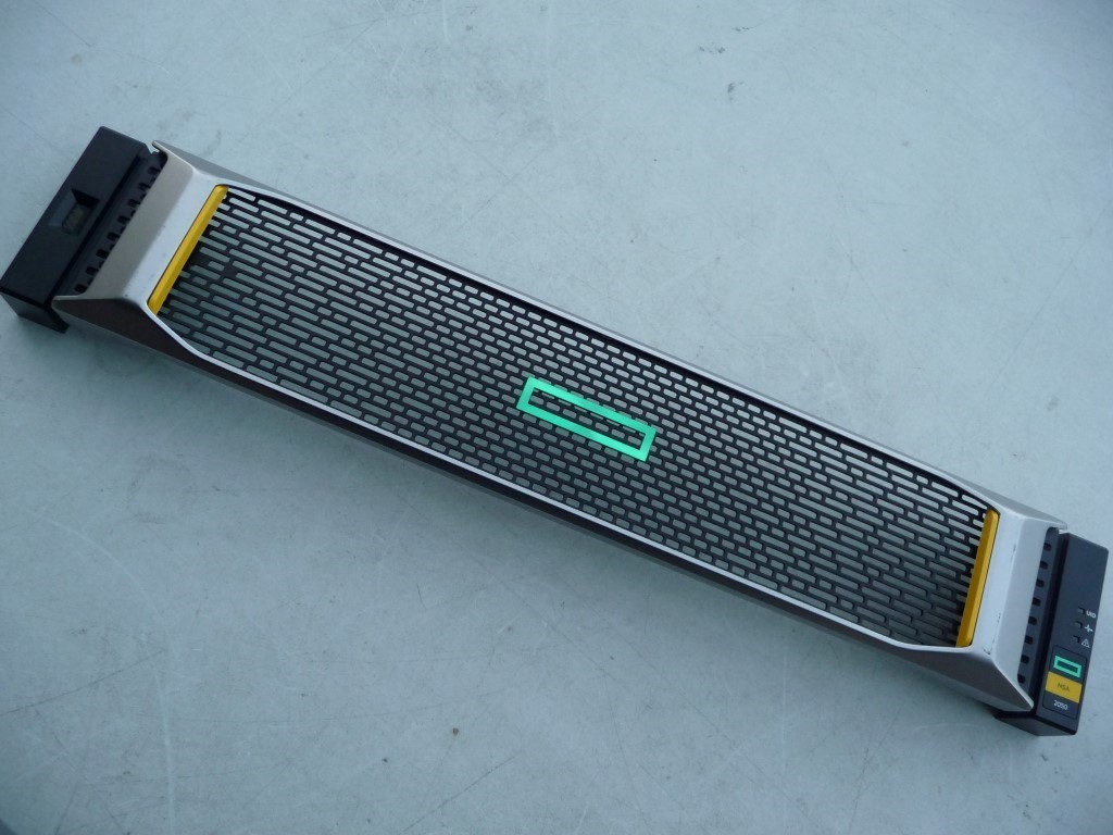 AU SELLER HPE 876135-001 revD MSA2050 Security Bezel. Hinge releases are perfect