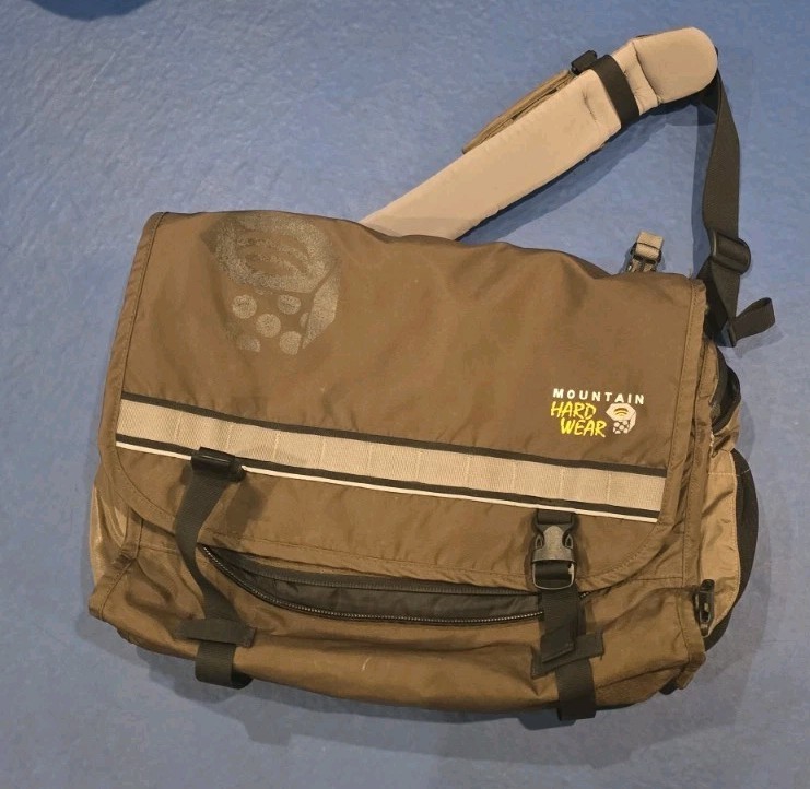 Mountain Hardwear Sentinel Messenger Bag Brown Vintage Outdoor Commuter Bag
