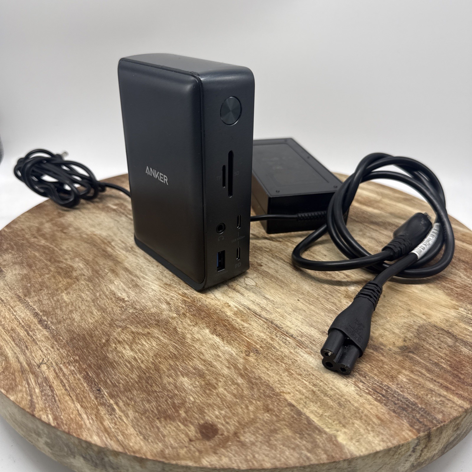 Anker 575 PowerExpand 13-in-1 USB-C Dock Triple Display A8392  w/ Power Supply