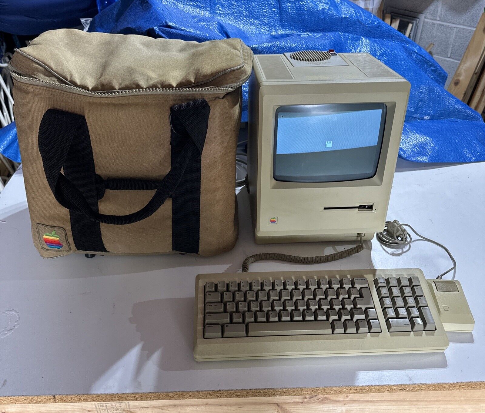 Vintage Apple Macintosh Plus 1MB Desktop Computer - M0001A WORKS+CASE+MOUSE+KEY
