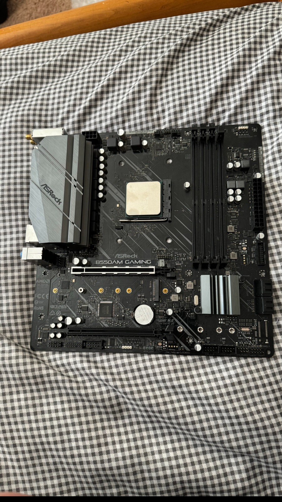 As rock B550 Am Gaming Motherboard + Ryzen 3700x