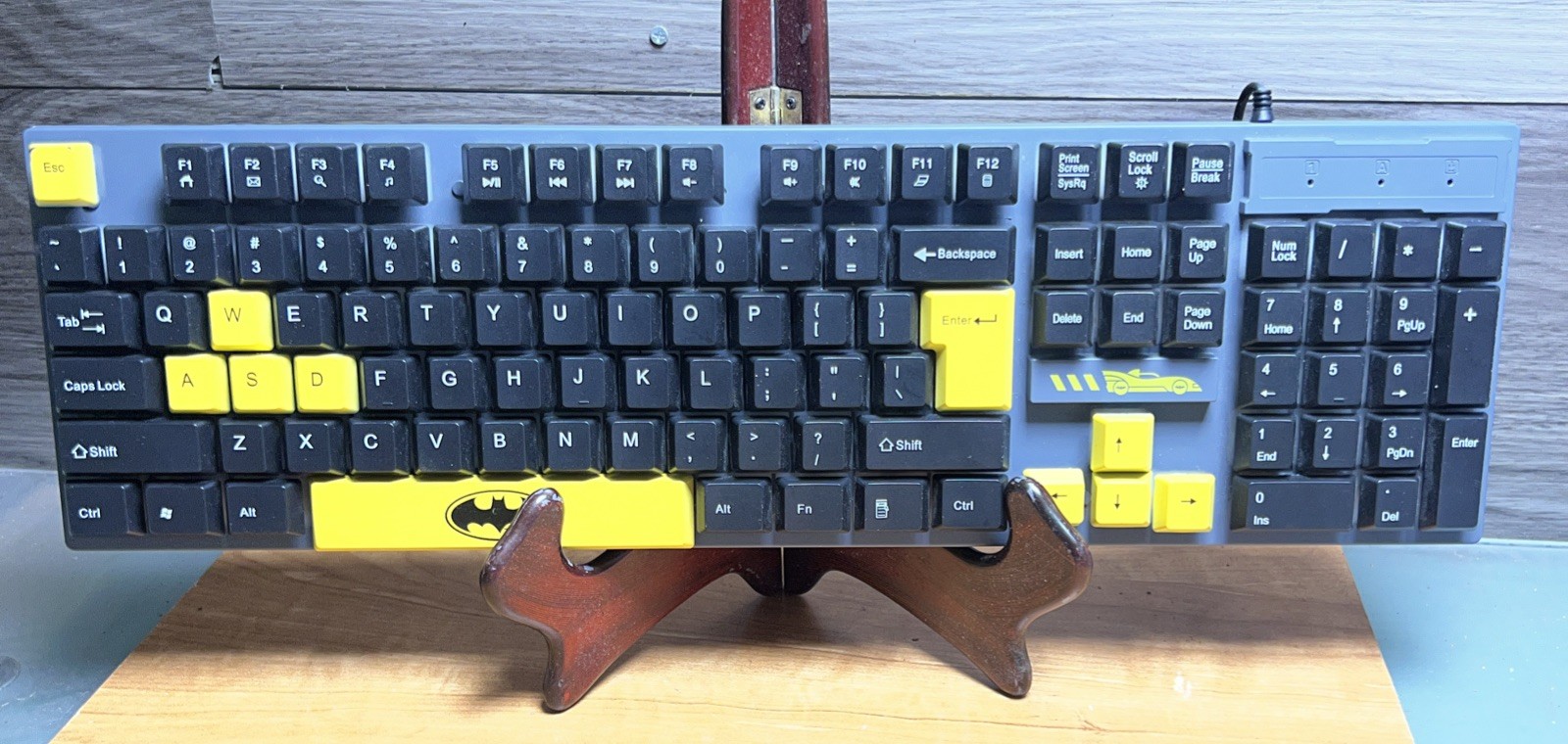 The Batman Keyboard  The Dark Knight GAM745082 S23 Gaming Raised Keys