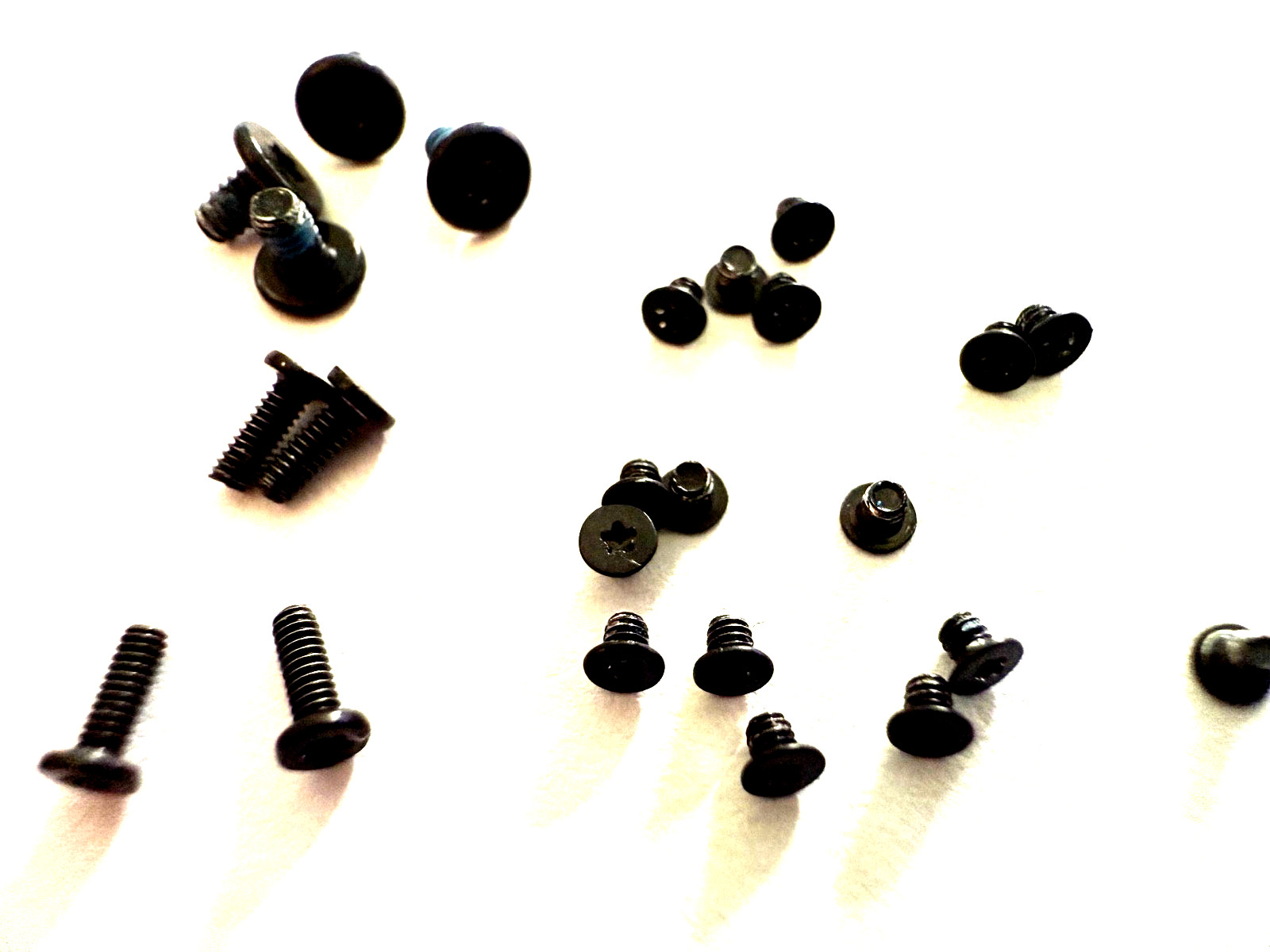 Genuine  WiFi Antenna screws 817-04043-52 for Apple Macbook Pro 16" A2141 2019