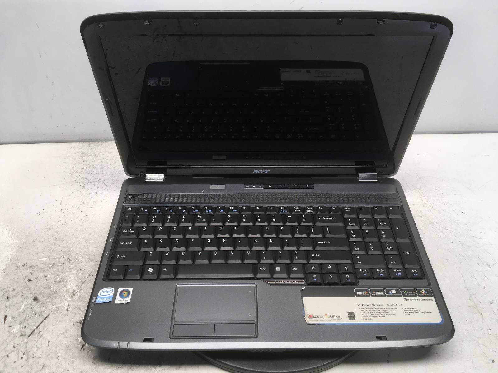 Acer Aspire 5735-4774 Intel Pentium T3400 2.16GHz 2 GB NO HDD No Batt