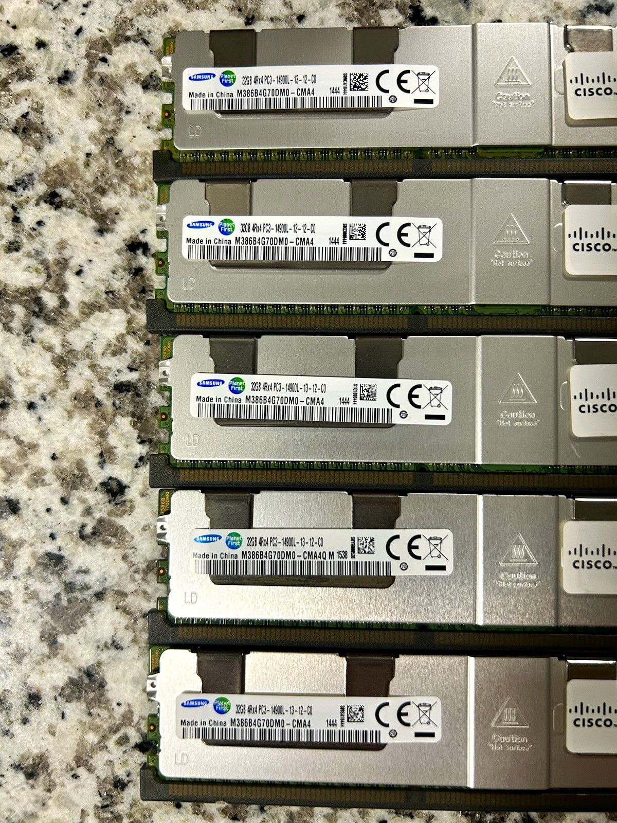 Samsung 640GB (20x32GB) DDR3-1866 PC3-14900L ECC Reg DIMM M386B4G70DM0-CMA4