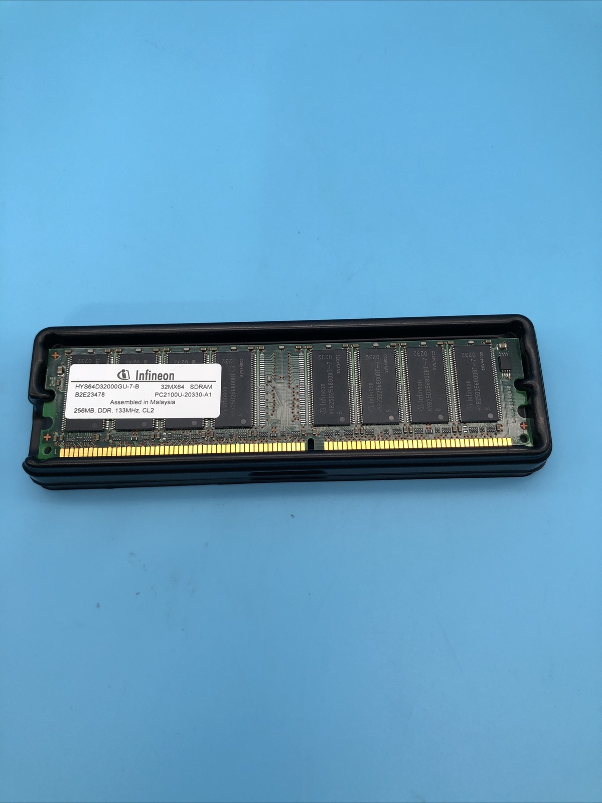Infineon - HYS64D32000GU-7-B 32MX64 SDRAM 256MB DDR (PC-2100U) RAM Memory