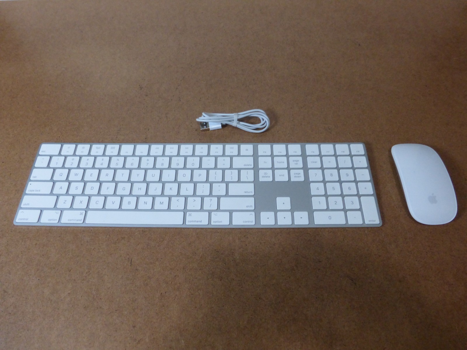 Apple A1843 Bluetooth Keyboard with Keypad & A1657 Magic Mouse 2 ~ Mac, iPad