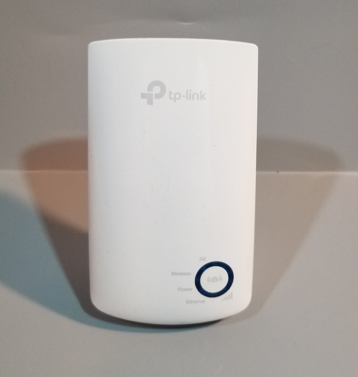 TP-Link Wifi Extender Model  TL-WA850RE. 300MBPS