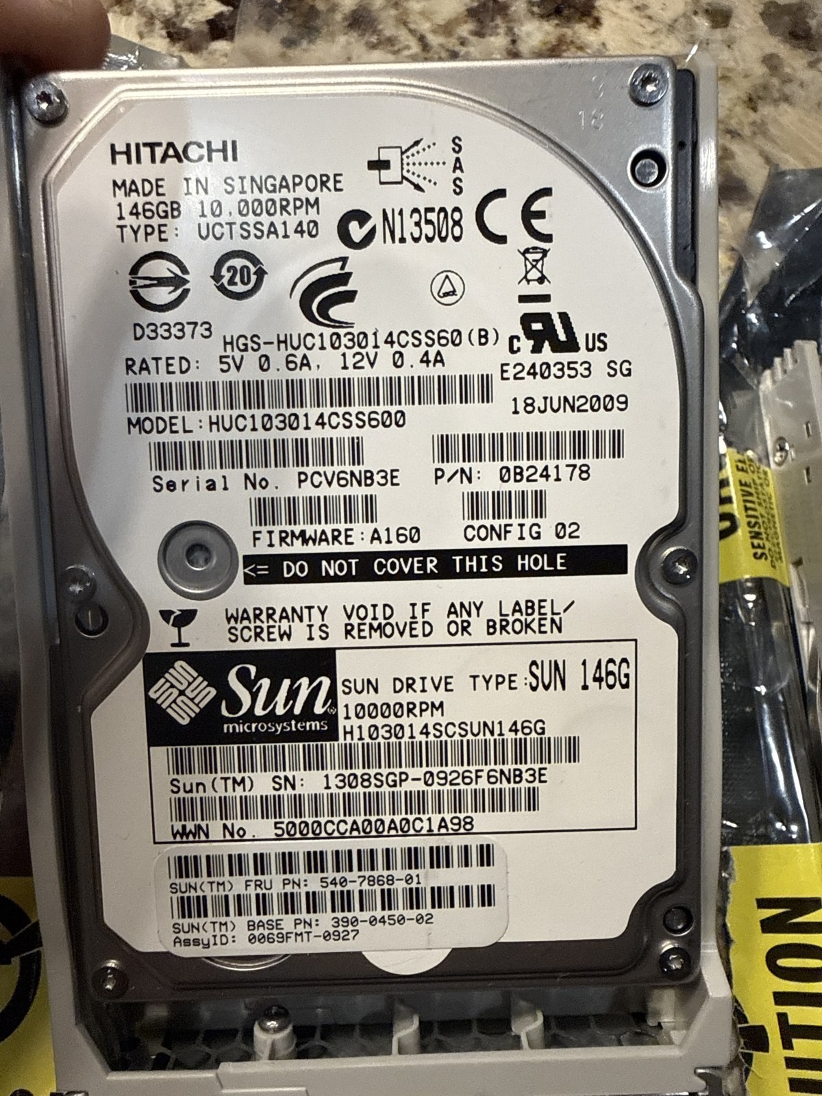 Sun Oracle 146GB 10K SAS 2.5" HDD 540-7868-01 390-0450 HUC103014CSS600 w/ Tray