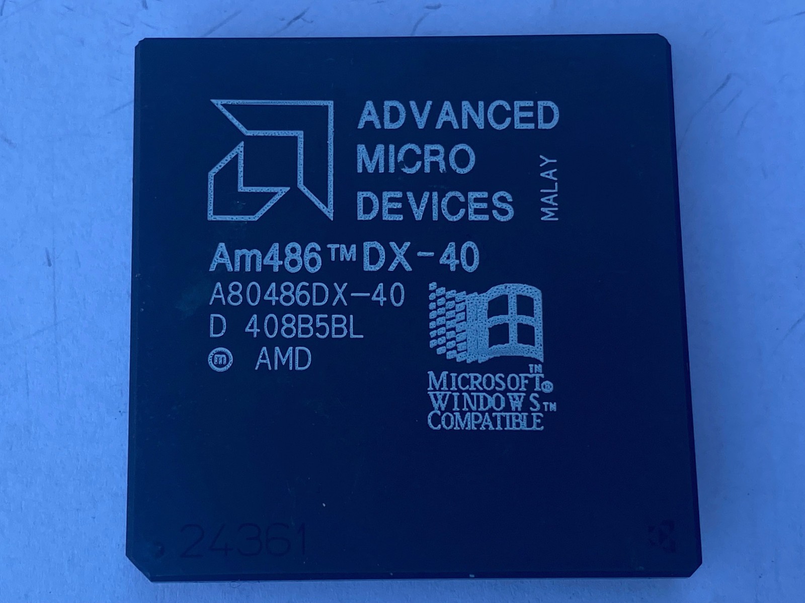 AMD Am486 DX-40 CPU A80486DX-40 Socket 3 Ceramic Retro Processor Windows Logo