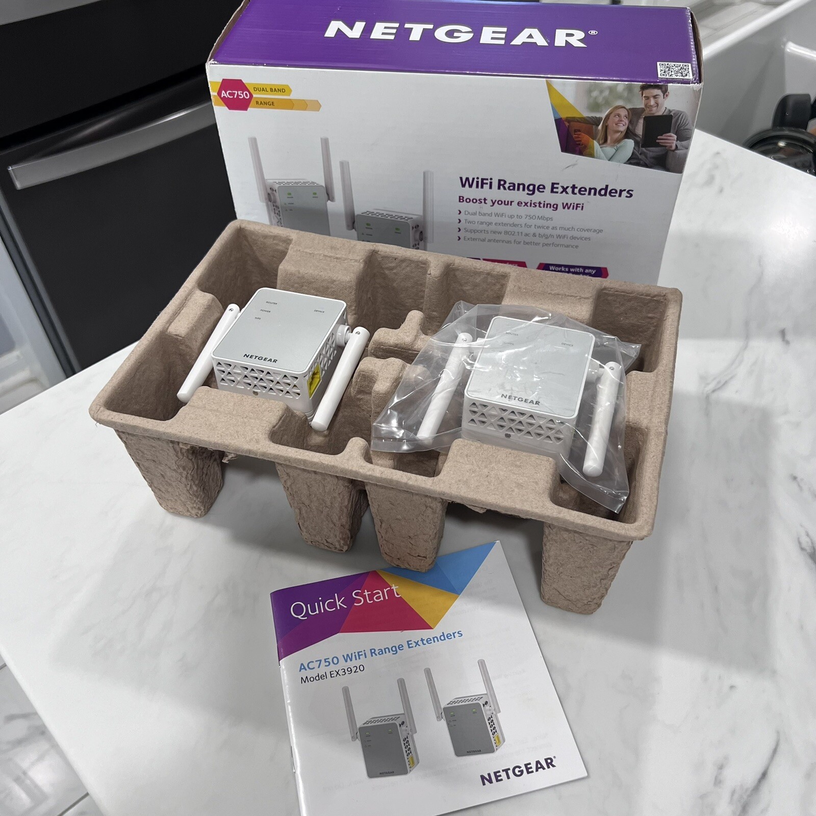 2 MINT NetGear Wifi Range Extender 750Mbps 802.11 a/b/g/n/ac EX3920 100NAS