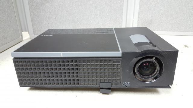 Dell 1409X Digital Media Video Projector Unknown Lamp Hours and Screen Issue.