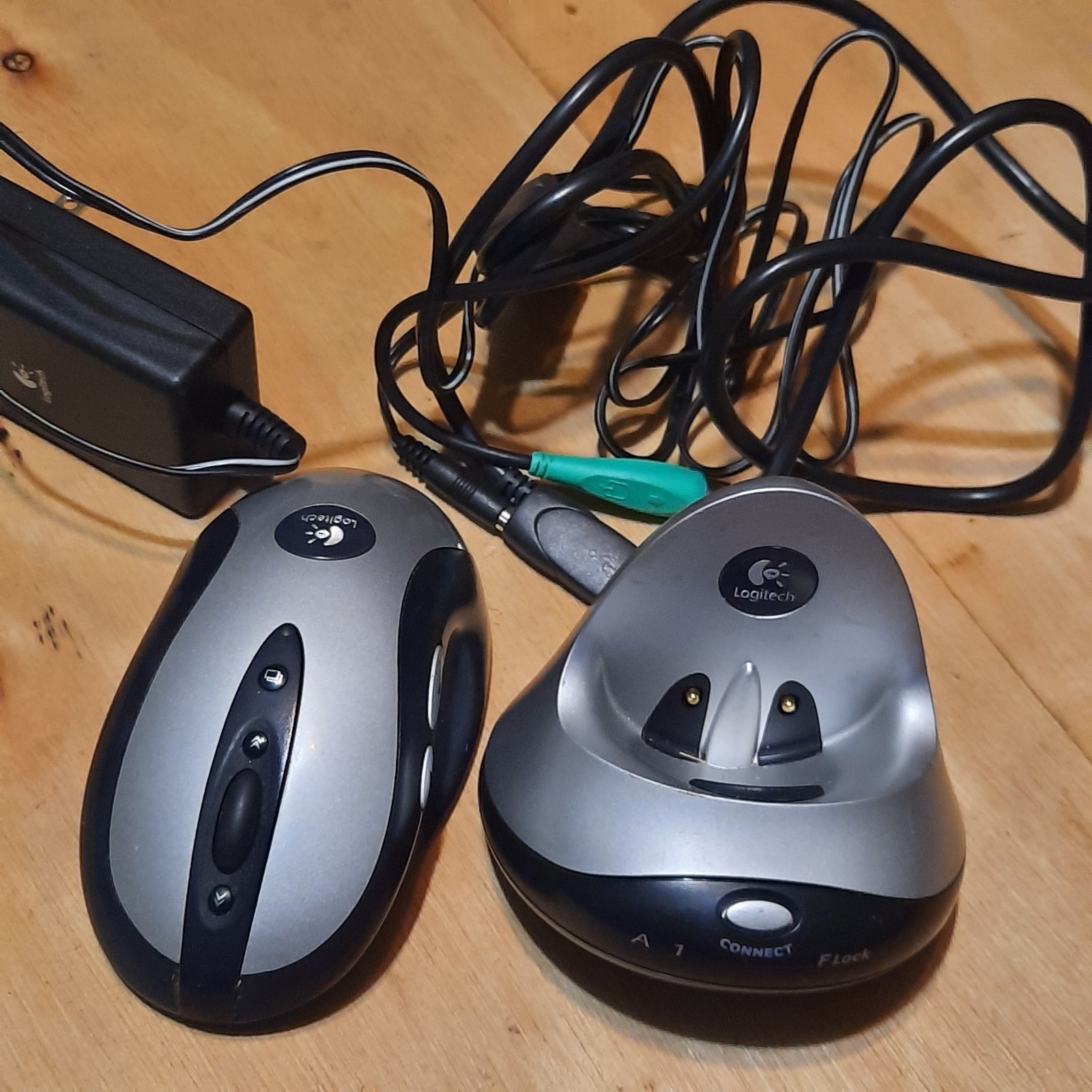 VTG Logitech MX700 Cordless Optical Mouse Rapid Charge Base Station Adapter Set