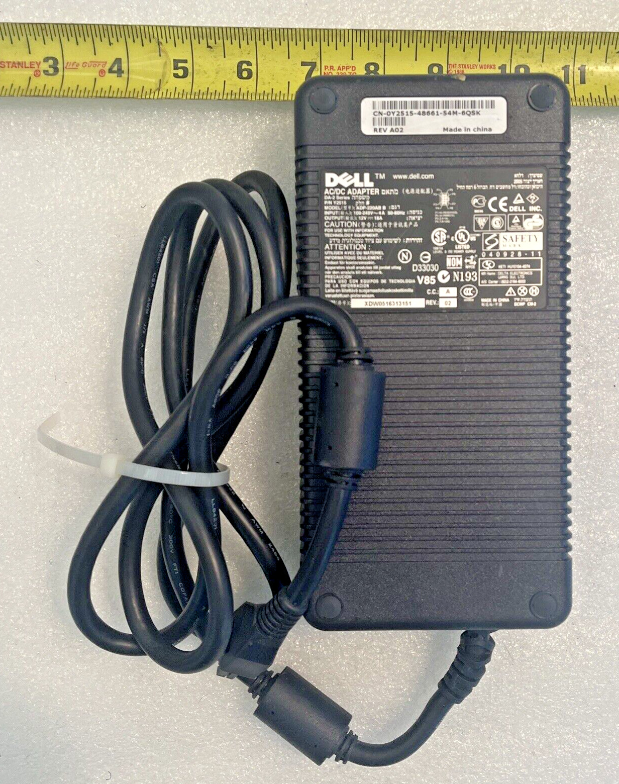 DELL y2515 AC/DC ADAPTER DA-2 SERIES 8-PIN  12V 18A adp-220ab b