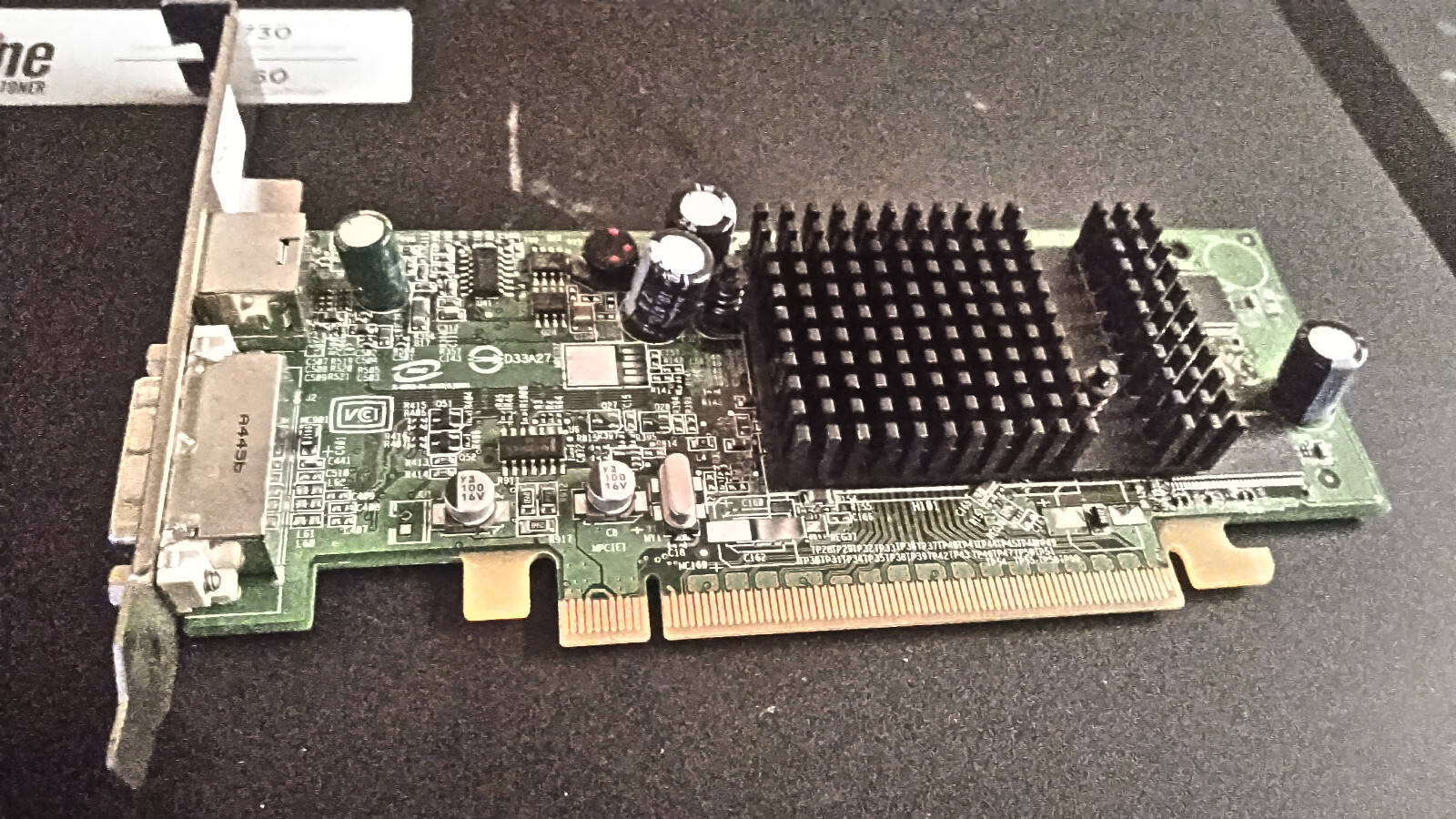 {ATI} Radeon X300 PCIe Video-Card {0J3887}