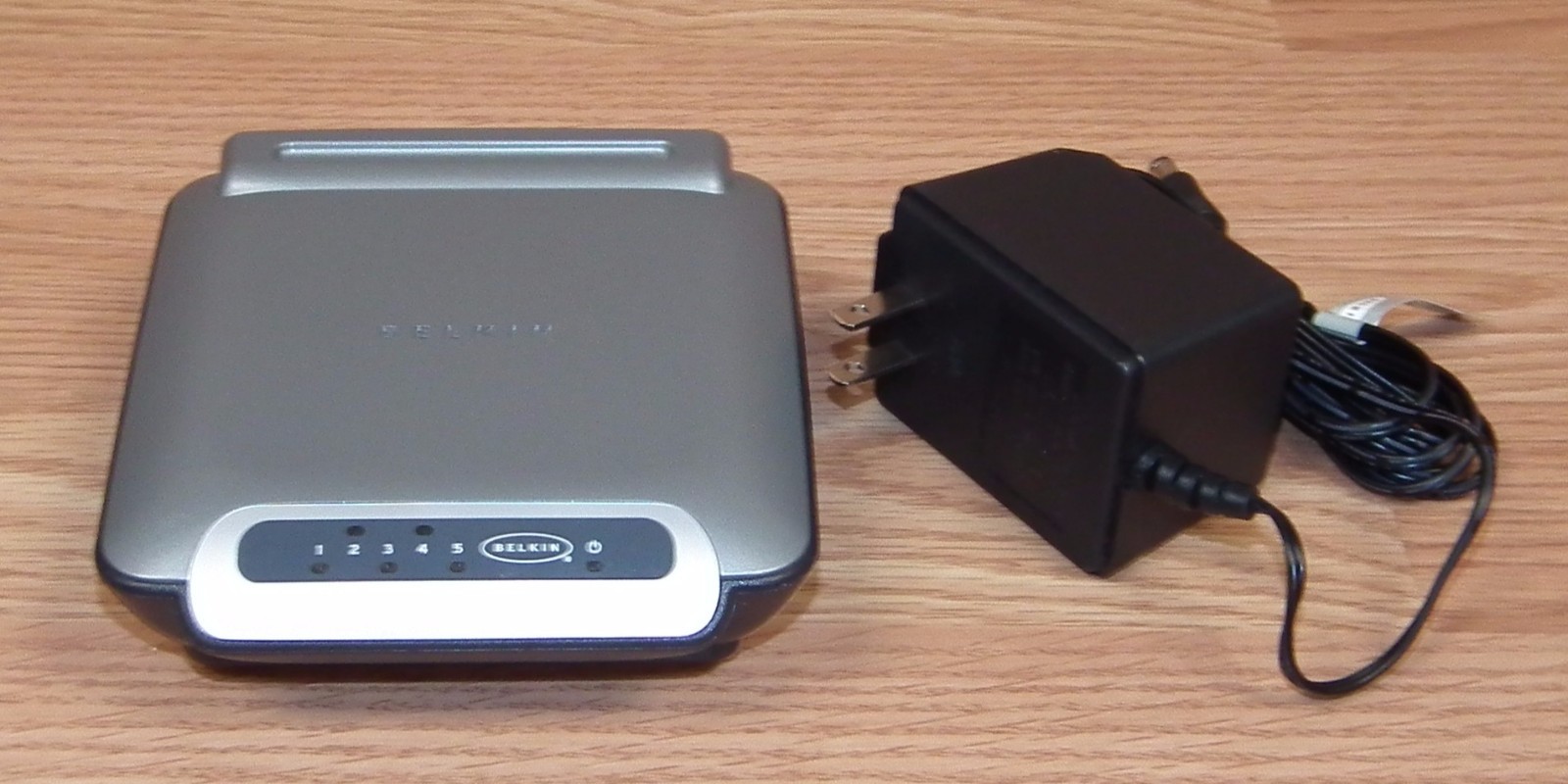 Genuine Belkin (F5D5131-5) Version 2001 5 Port Ethernet / Network Switch *READ* 